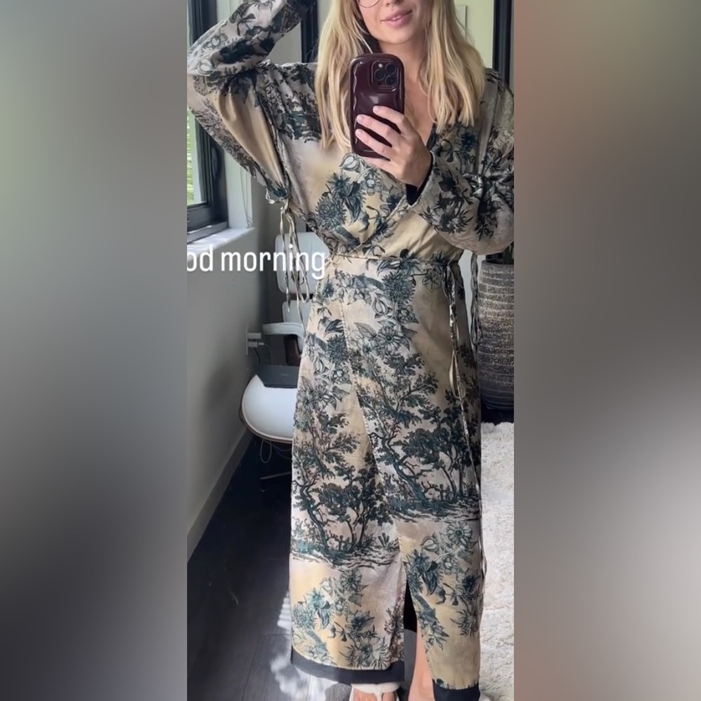 ZARA PRINTED WRAP ROBE - Picture 6 of 8